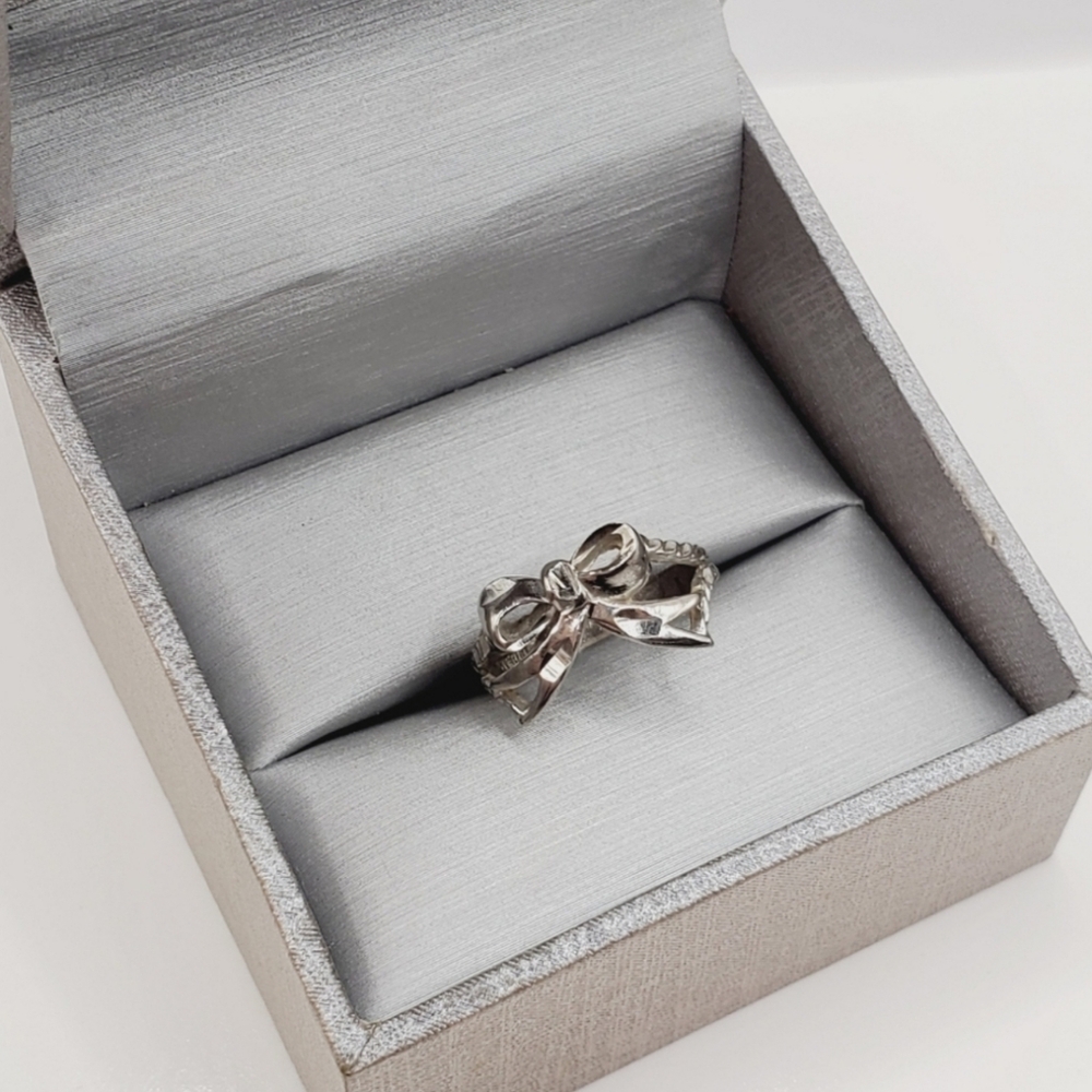 Silver Bow Ring - Picture 7 of 7